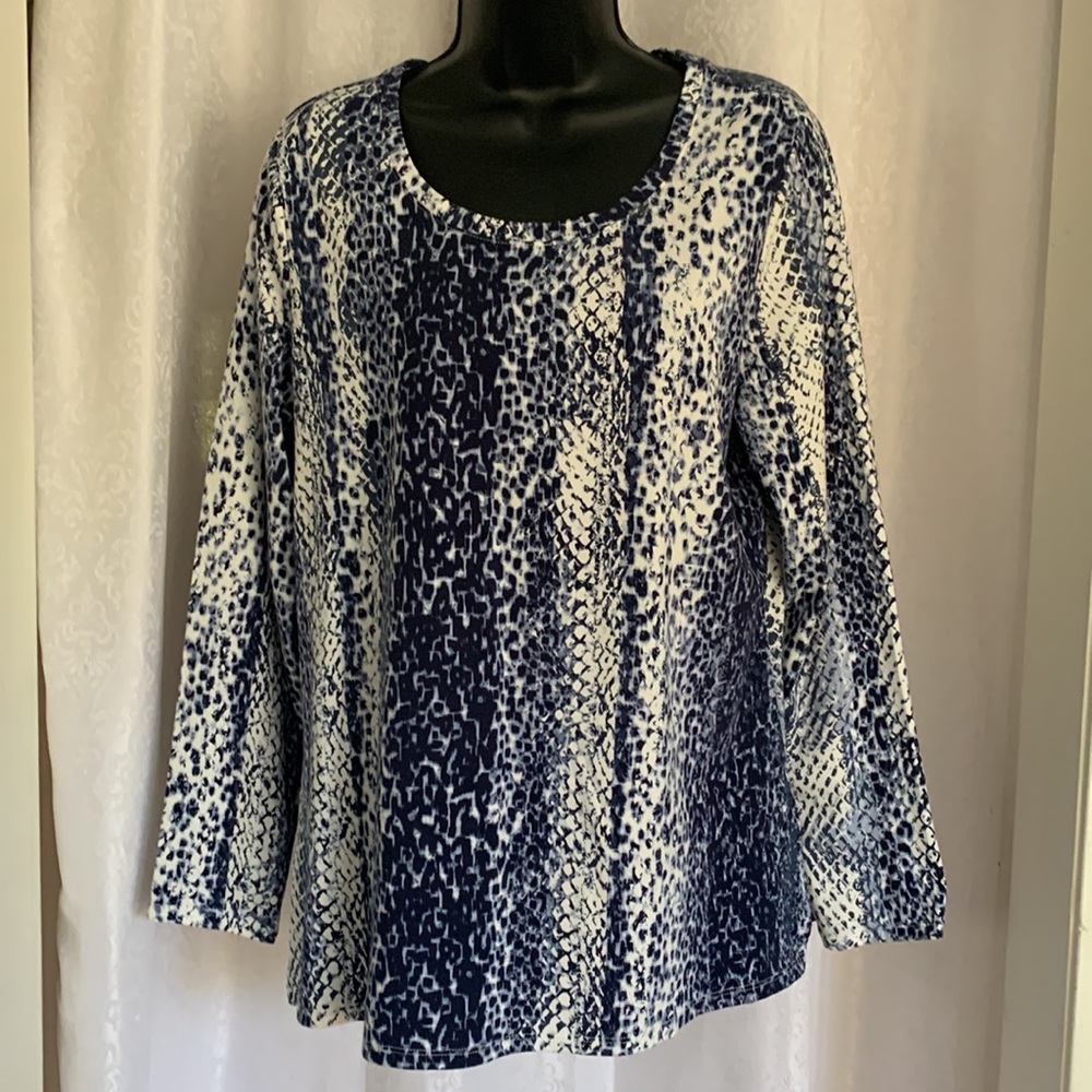 Belle by Kim Gravel Navy and White Long Sleeve Printed Top Sz: S